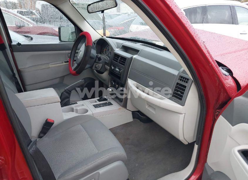 Photo 5 of 2008 Jeep Liberty SPORT (VIN 1J8GN28K28W140814)