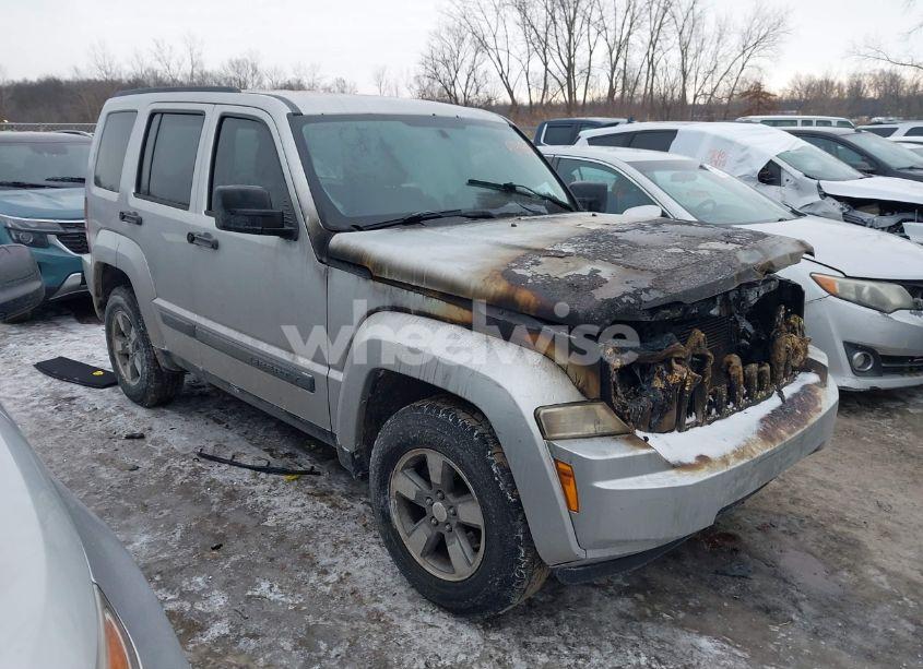 2008 Jeep Liberty SPORT (VIN 1J8GN28K28W179452) main photo