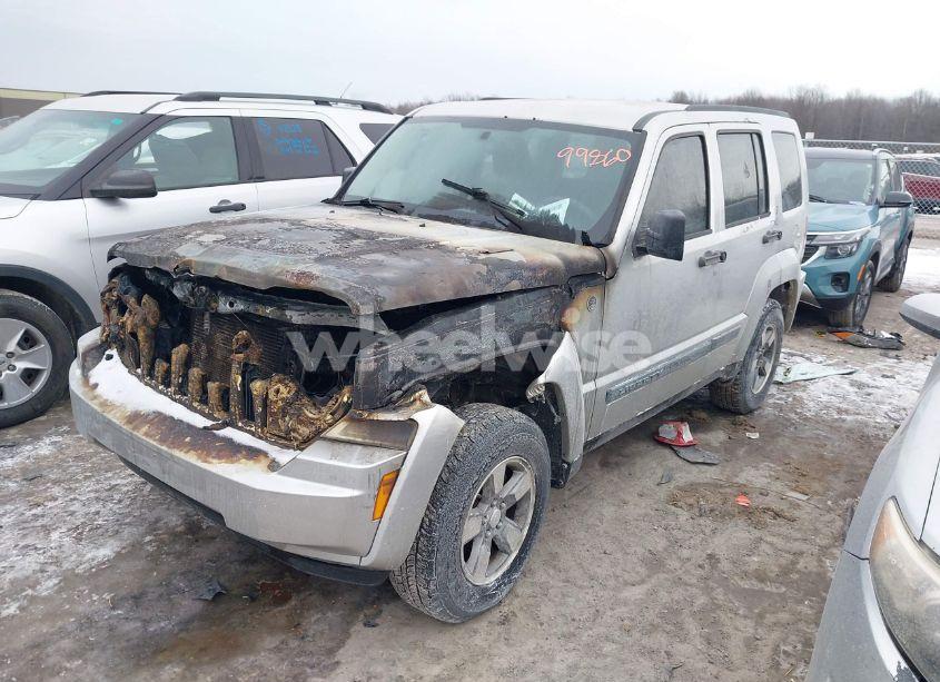Photo 2 of 2008 Jeep Liberty SPORT (VIN 1J8GN28K28W179452)