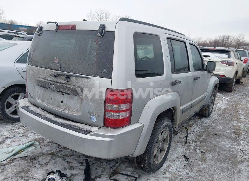 Photo 4 of 2008 Jeep Liberty SPORT (VIN 1J8GN28K28W179452)