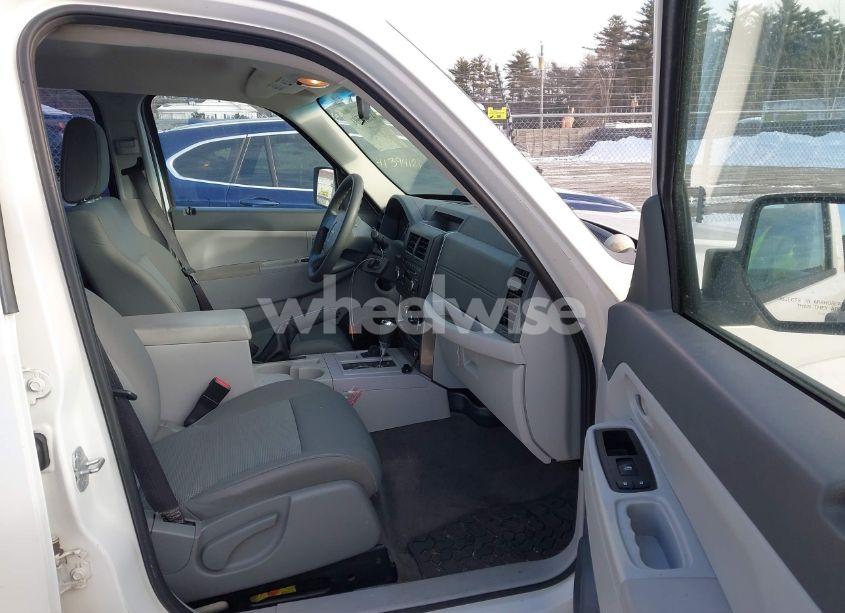 Photo 5 of 2008 Jeep Liberty SPORT (VIN 1J8GN28K28W221294)