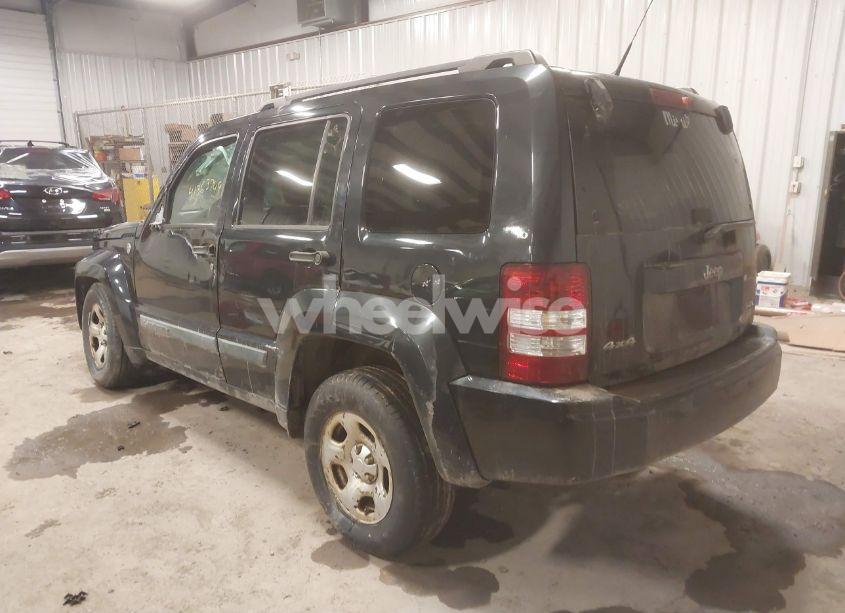 Photo 3 of 2008 Jeep Liberty SPORT (VIN 1J8GN28K28W232487)