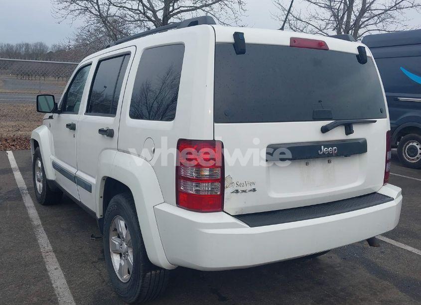 Photo 3 of 2009 Jeep Liberty SPORT (VIN 1J8GN28K29W541796)