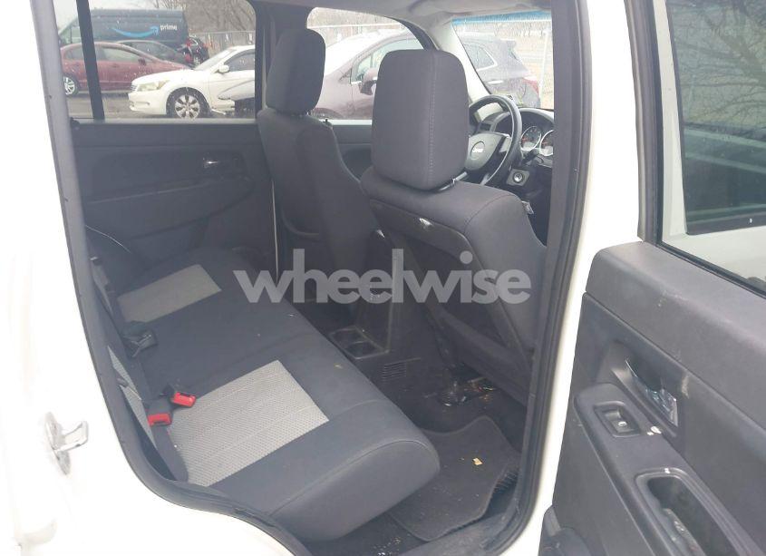 Photo 8 of 2009 Jeep Liberty SPORT (VIN 1J8GN28K29W541796)