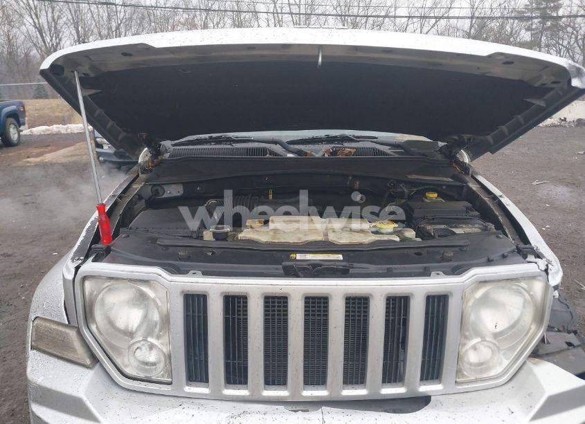 Photo 10 of 2008 Jeep Liberty SPORT (VIN 1J8GN28K38W197961)