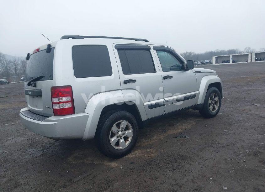 Photo 4 of 2008 Jeep Liberty SPORT (VIN 1J8GN28K38W197961)