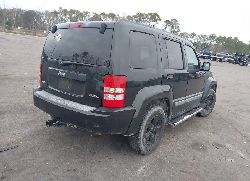 Photo 4 of 2008 Jeep Liberty SPORT (VIN 1J8GN28K38W226472)