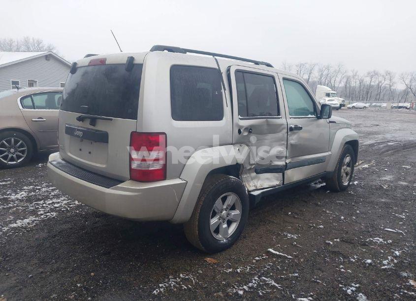 Photo 4 of 2009 Jeep Liberty SPORT (VIN 1J8GN28K39W545551)