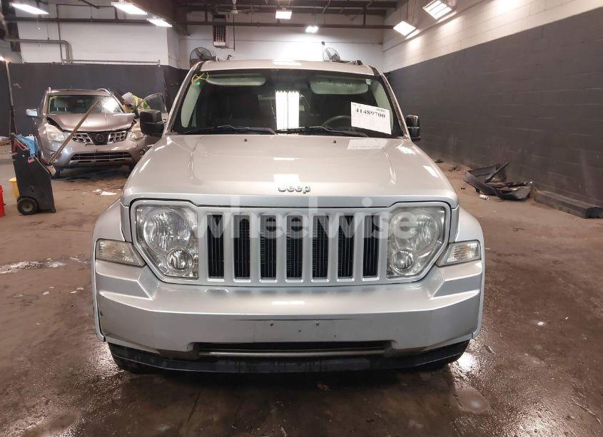 Photo 12 of 2009 Jeep Liberty SPORT (VIN 1J8GN28K39W554136)