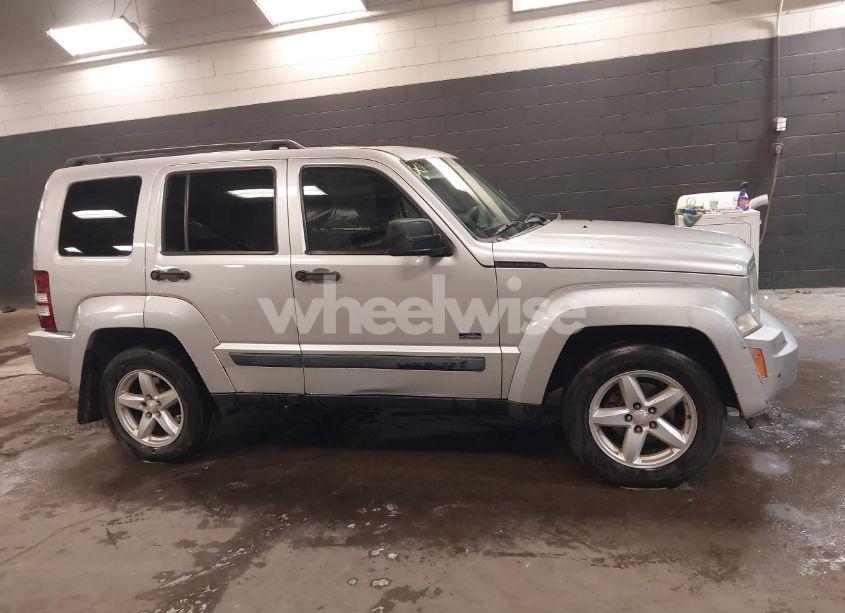 Photo 13 of 2009 Jeep Liberty SPORT (VIN 1J8GN28K39W554136)