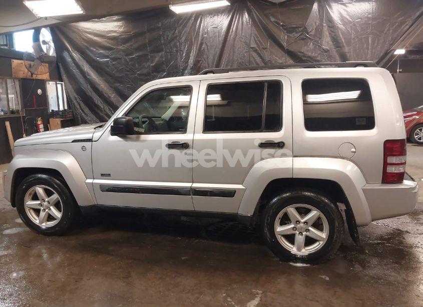 Photo 14 of 2009 Jeep Liberty SPORT (VIN 1J8GN28K39W554136)