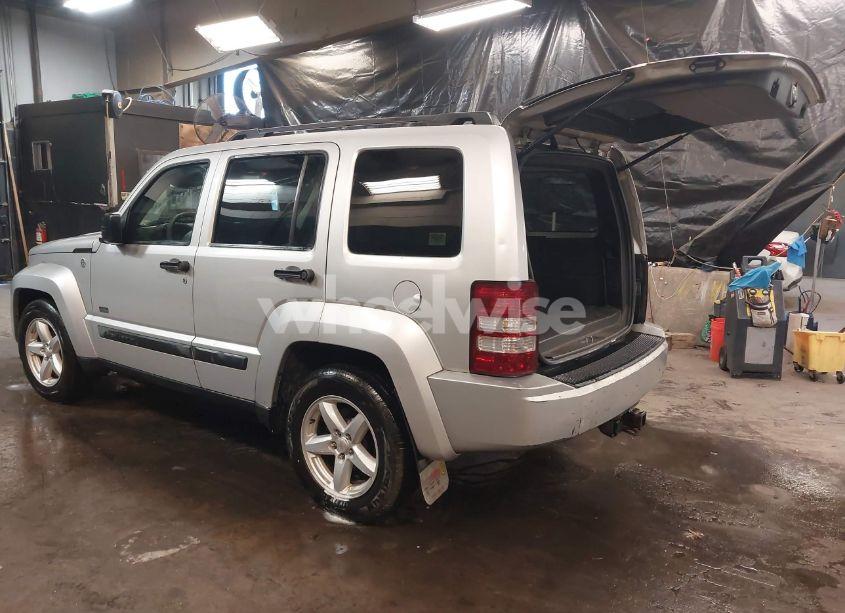 Photo 3 of 2009 Jeep Liberty SPORT (VIN 1J8GN28K39W554136)