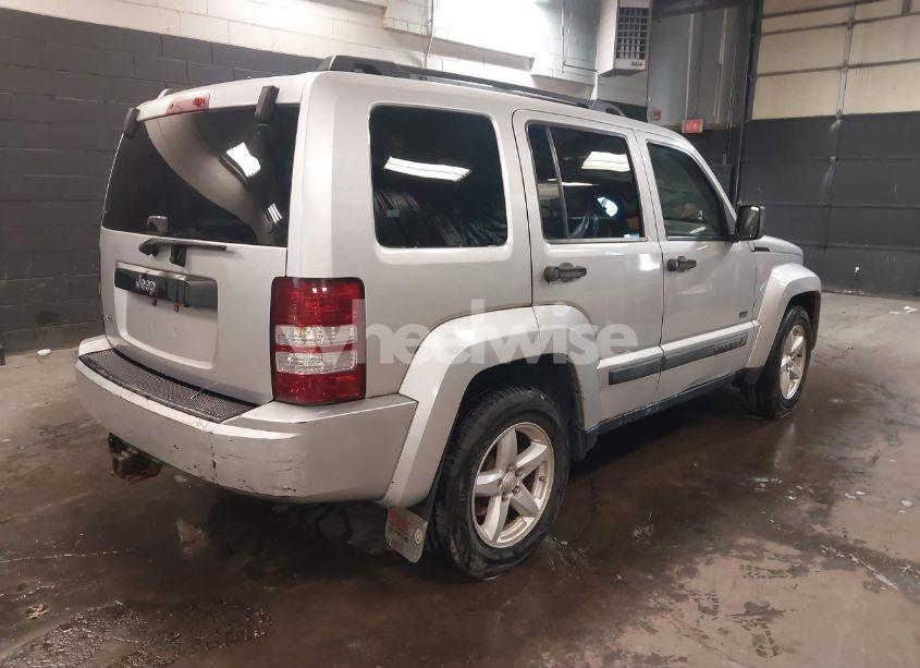 Photo 4 of 2009 Jeep Liberty SPORT (VIN 1J8GN28K39W554136)