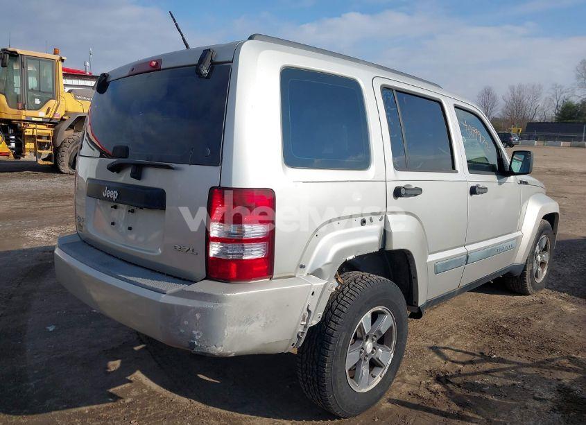 Photo 4 of 2008 Jeep Liberty SPORT (VIN 1J8GN28K48W194728)