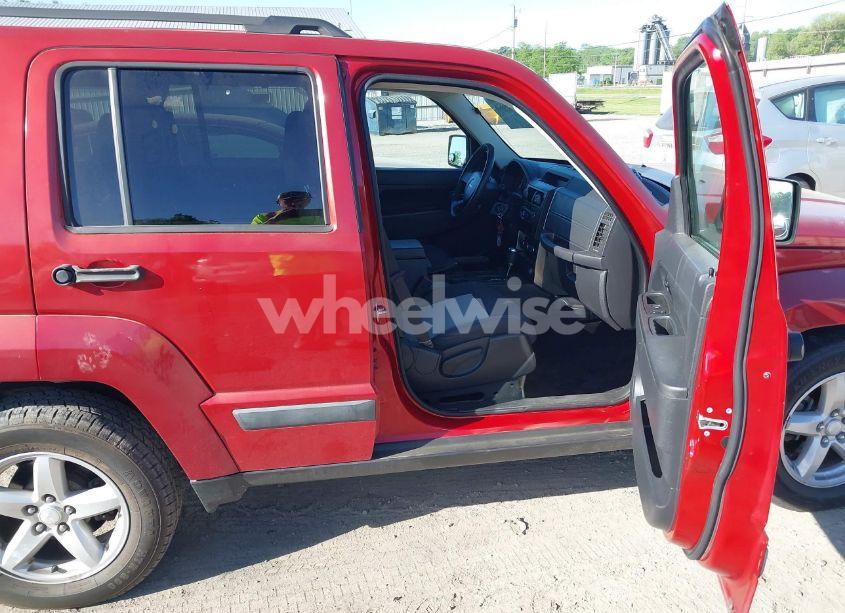 Photo 5 of 2009 Jeep Liberty SPORT (VIN 1J8GN28K49W543386)