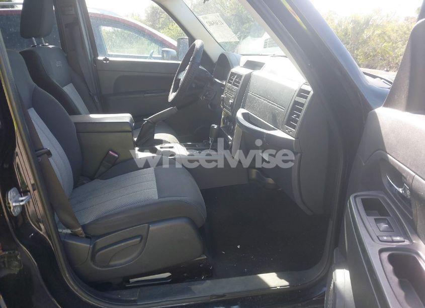 Photo 5 of 2009 Jeep Liberty SPORT (VIN 1J8GN28K49W544344)