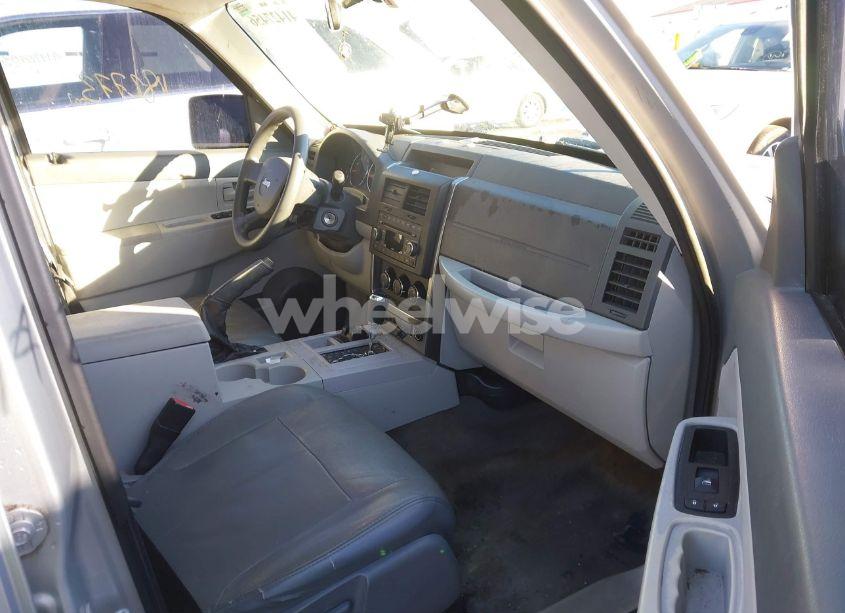 Photo 5 of 2008 Jeep Liberty SPORT (VIN 1J8GN28K58W210564)