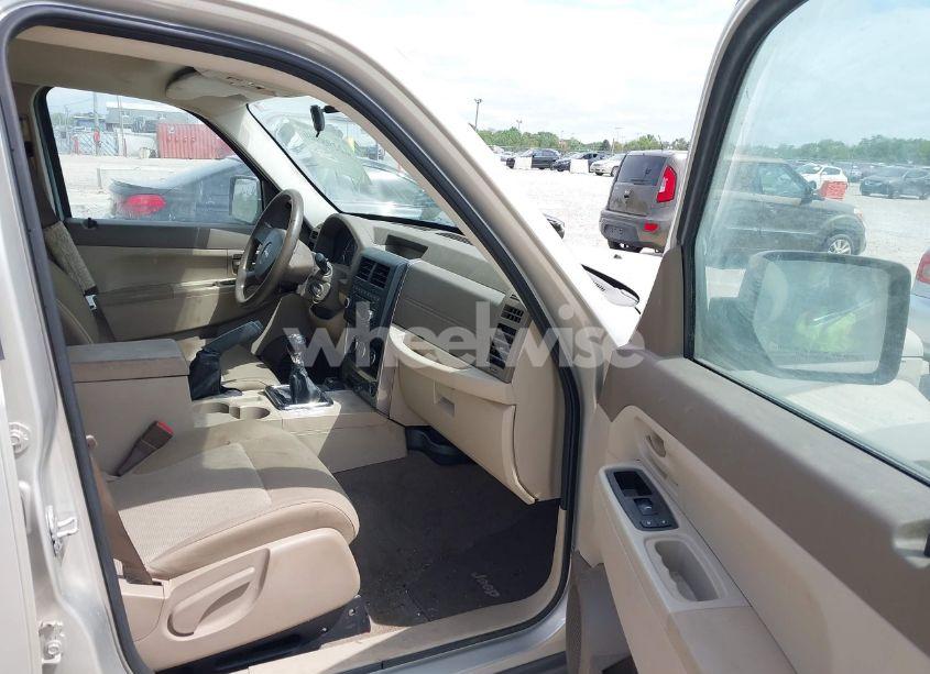 Photo 5 of 2008 Jeep Liberty SPORT (VIN 1J8GN28K68W240382)