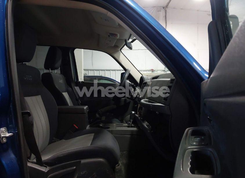 Photo 5 of 2009 Jeep Liberty SPORT (VIN 1J8GN28K69W554101)