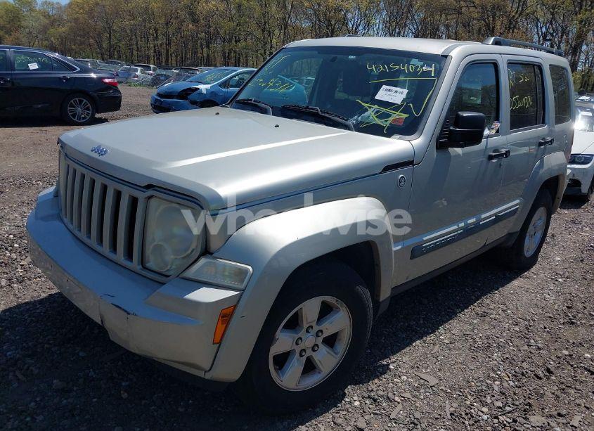 Photo 2 of 2009 Jeep Liberty SPORT (VIN 1J8GN28K79W549960)