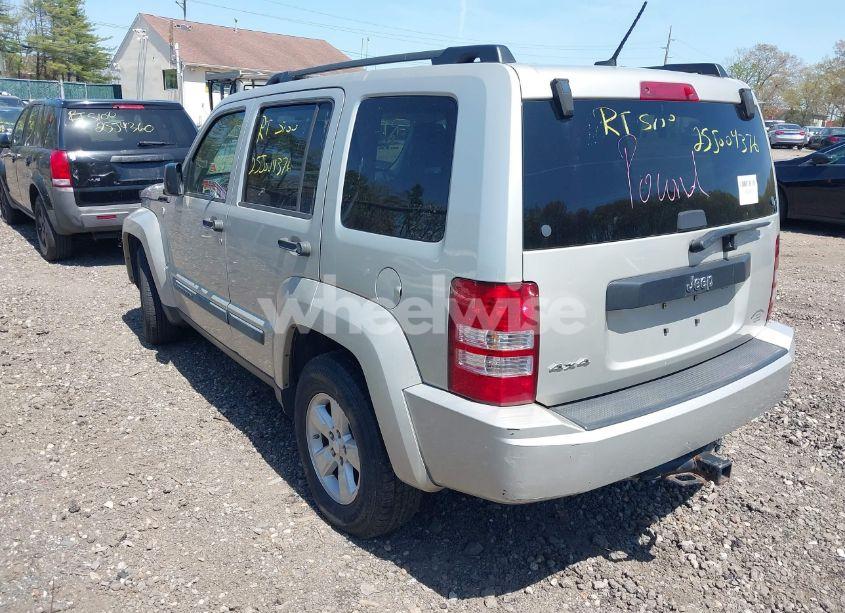 Photo 3 of 2009 Jeep Liberty SPORT (VIN 1J8GN28K79W549960)