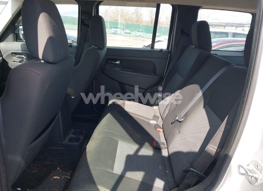 Photo 8 of 2009 Jeep Liberty SPORT (VIN 1J8GN28K89W509936)