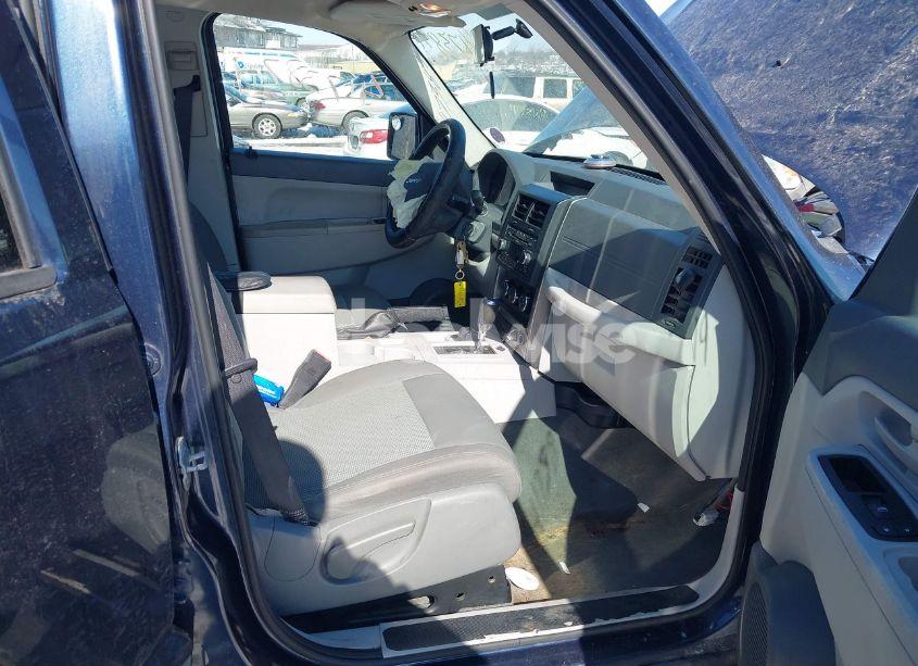 Photo 5 of 2008 Jeep Liberty SPORT (VIN 1J8GN28K98W131639)