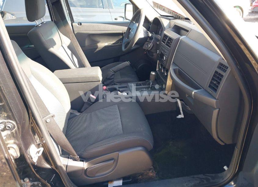 Photo 5 of 2009 Jeep Liberty SPORT (VIN 1J8GN28K99W551323)