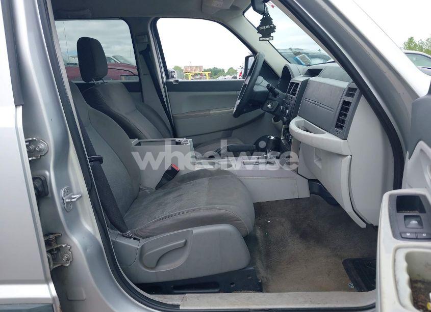 Photo 5 of 2008 Jeep Liberty SPORT (VIN 1J8GN28KX8W247173)