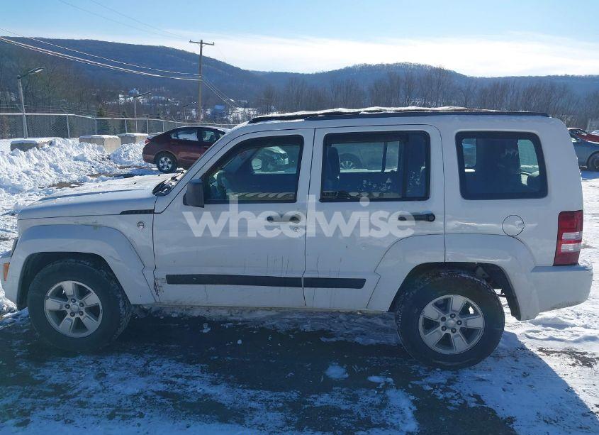Photo 14 of 2009 Jeep Liberty SPORT (VIN 1J8GN28KX9W520582)