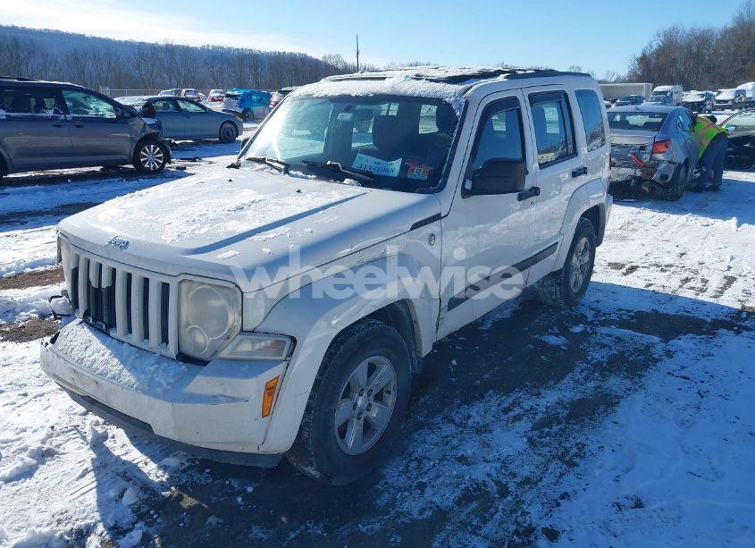 Photo 2 of 2009 Jeep Liberty SPORT (VIN 1J8GN28KX9W520582)