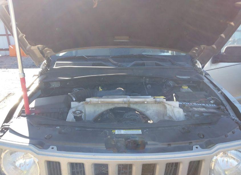 Photo 10 of 2008 Jeep Liberty SPORT (VIN 1J8GP28K28W170941)