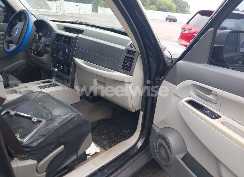 Photo 5 of 2008 Jeep Liberty SPORT (VIN 1J8GP28K38W284933)