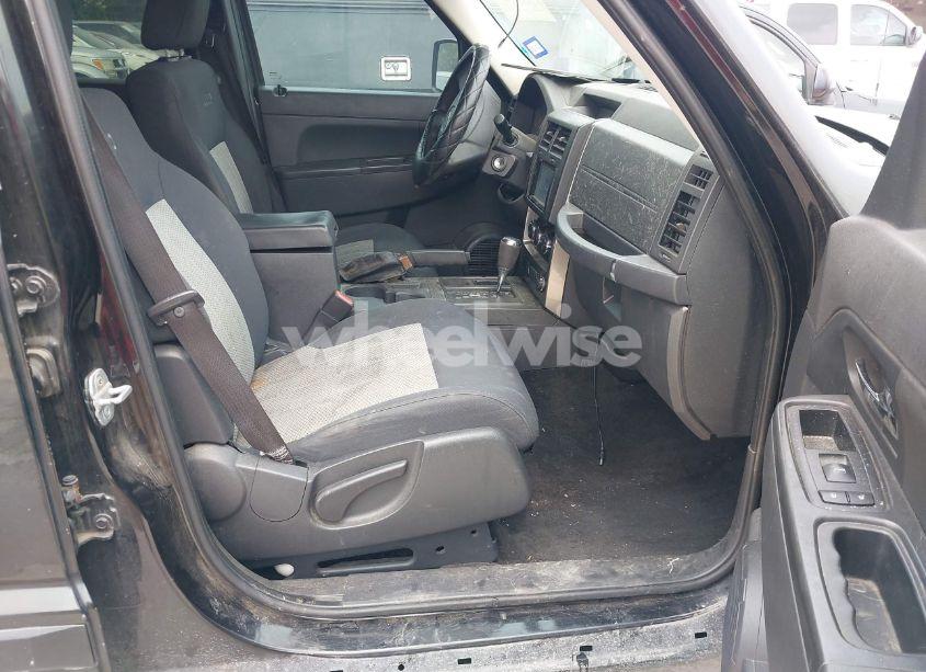 Photo 5 of 2009 Jeep Liberty SPORT (VIN 1J8GP28K49W527859)