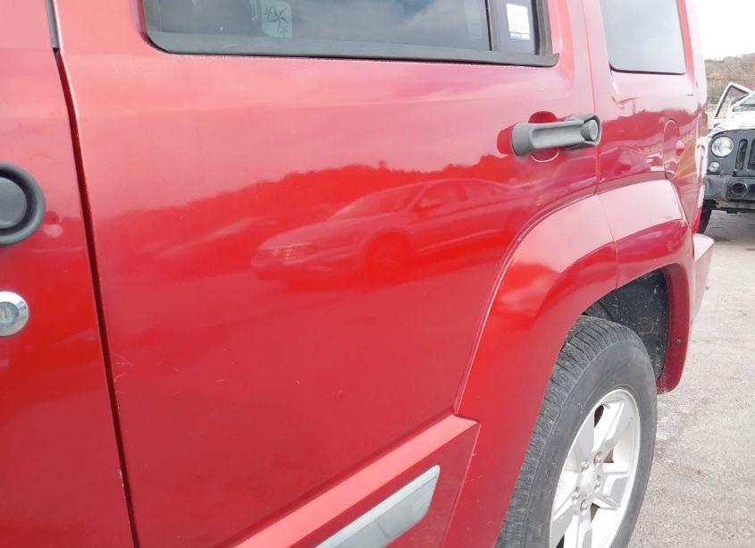 Photo 18 of 2009 Jeep Liberty SPORT (VIN 1J8GP28K99W547962)