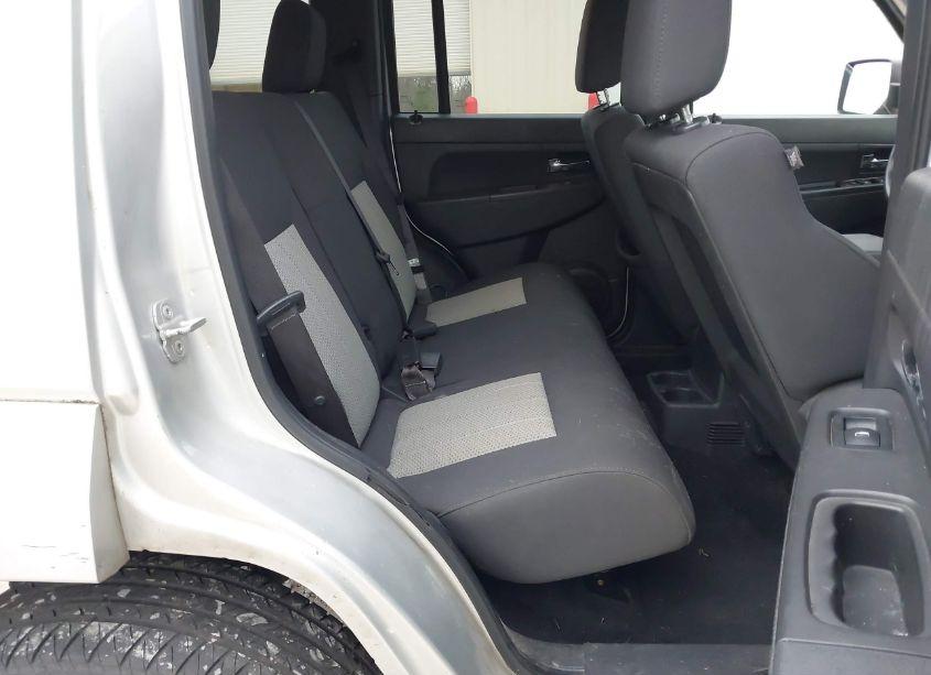 Photo 8 of 2009 Jeep Liberty SPORT (VIN 1J8GP28KX9W500729)