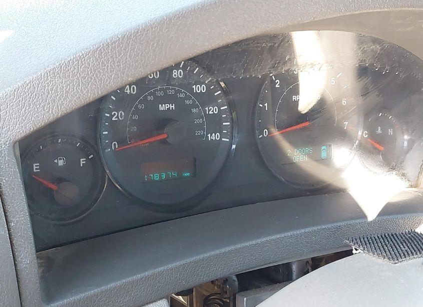 Photo 7 of 2006 Jeep Grand CHEROKEE LAREDO (VIN 1J8GR48K06C163846)