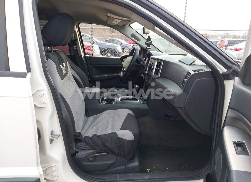 Photo 5 of 2008 Jeep Grand CHEROKEE LAREDO (VIN 1J8GR48K08C102743)
