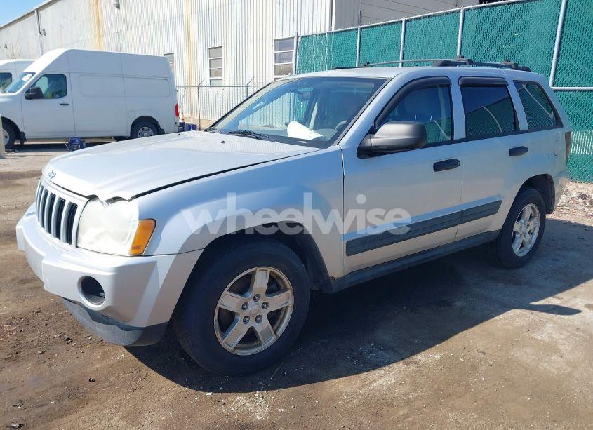 Photo 2 of 2005 Jeep Grand CHEROKEE LAREDO (VIN 1J8GR48K25C667992)