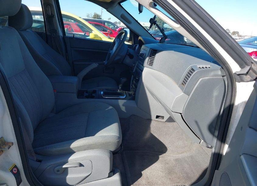 Photo 5 of 2005 Jeep Grand CHEROKEE LAREDO (VIN 1J8GR48K35C562524)