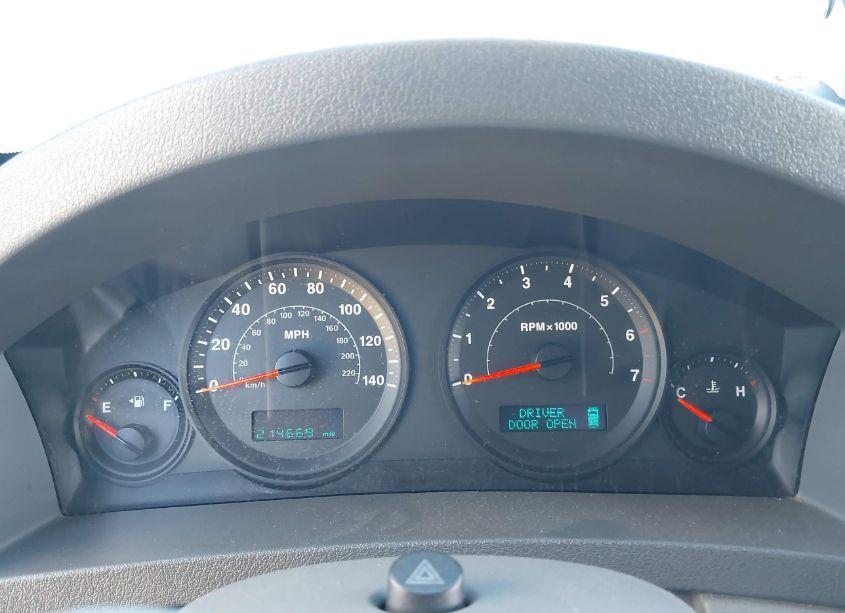 Photo 7 of 2005 Jeep Grand CHEROKEE LAREDO (VIN 1J8GR48K35C562524)