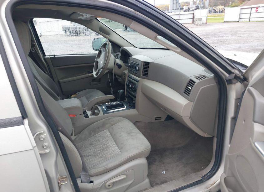 Photo 5 of 2007 Jeep Grand CHEROKEE LAREDO (VIN 1J8GR48K37C640223)