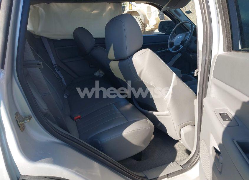 Photo 8 of 2007 Jeep Grand CHEROKEE LAREDO (VIN 1J8GR48K77C605023)