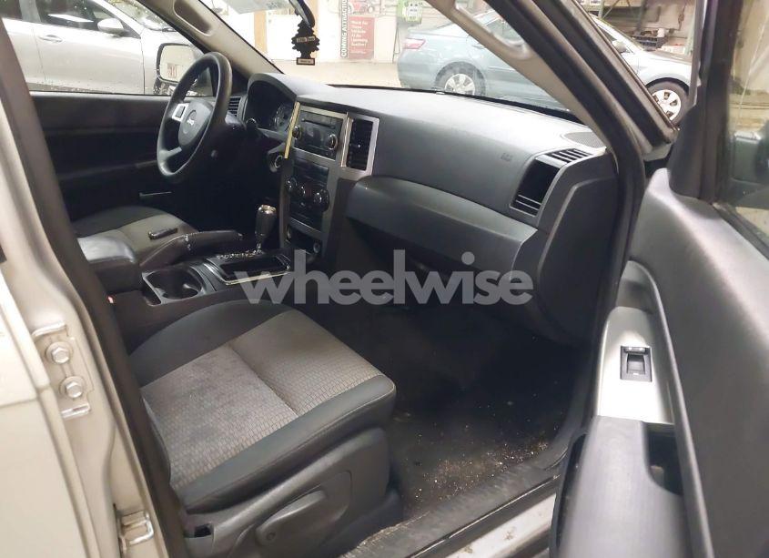 Photo 5 of 2009 Jeep Grand CHEROKEE LAREDO (VIN 1J8GR48K89C553694)