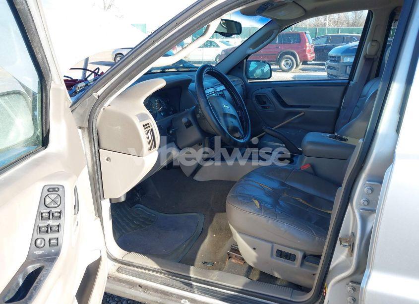 Photo 5 of 2002 Jeep Grand CHEROKEE LAREDO (VIN 1J8GX48N12C255090)