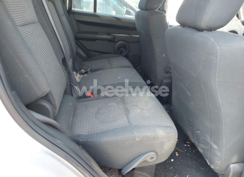 Photo 8 of 2008 Jeep Commander SPORT (VIN 1J8HG48K08C187691)