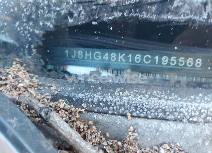 Photo 9 of 2006 Jeep Commander (VIN 1J8HG48K16C195568)