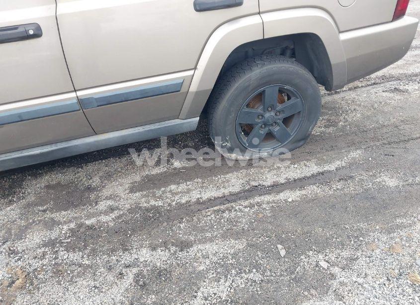 Photo 12 of 2006 Jeep Commander (VIN 1J8HG48K76C144897)