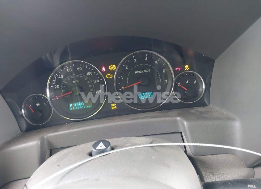 Photo 7 of 2006 Jeep Commander (VIN 1J8HG48K76C144897)