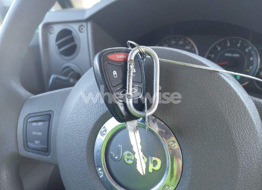 Photo 11 of 2006 Jeep Commander (VIN 1J8HG48KX6C195357)